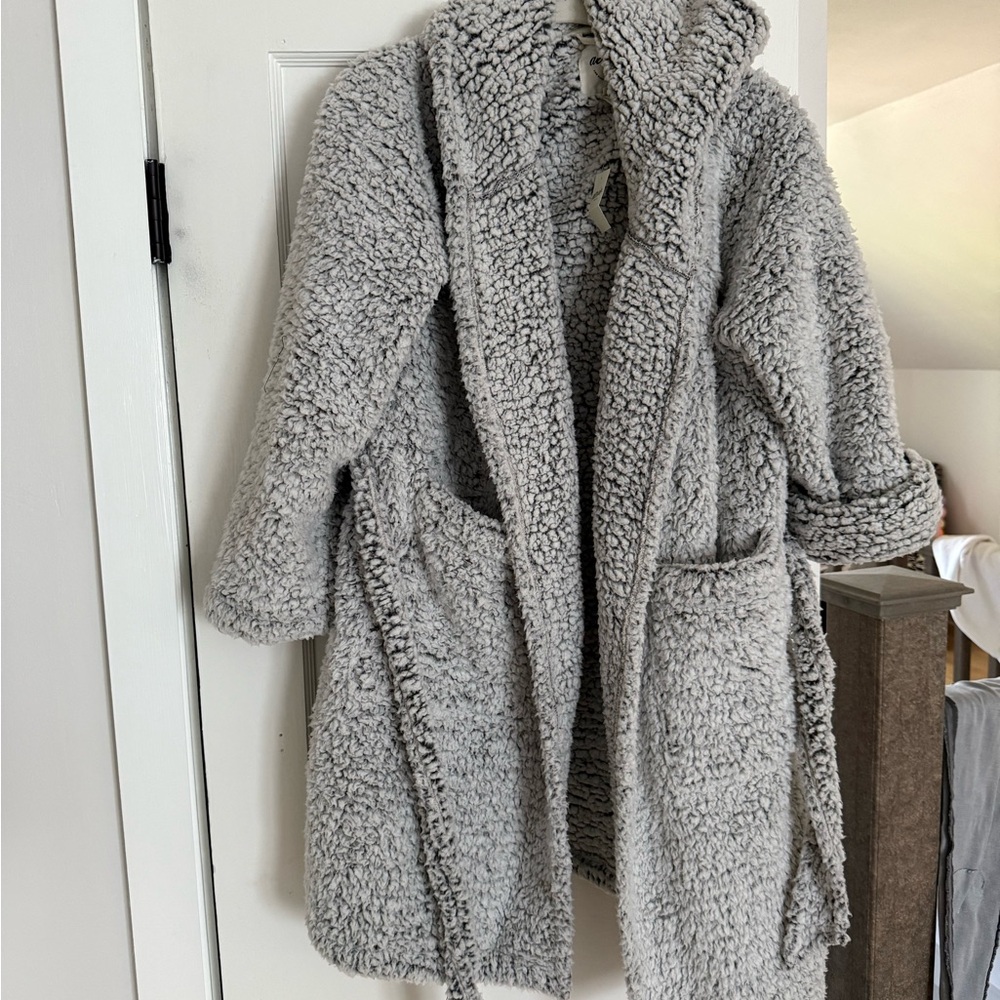 Aerie Soft Gray Sherpa robe